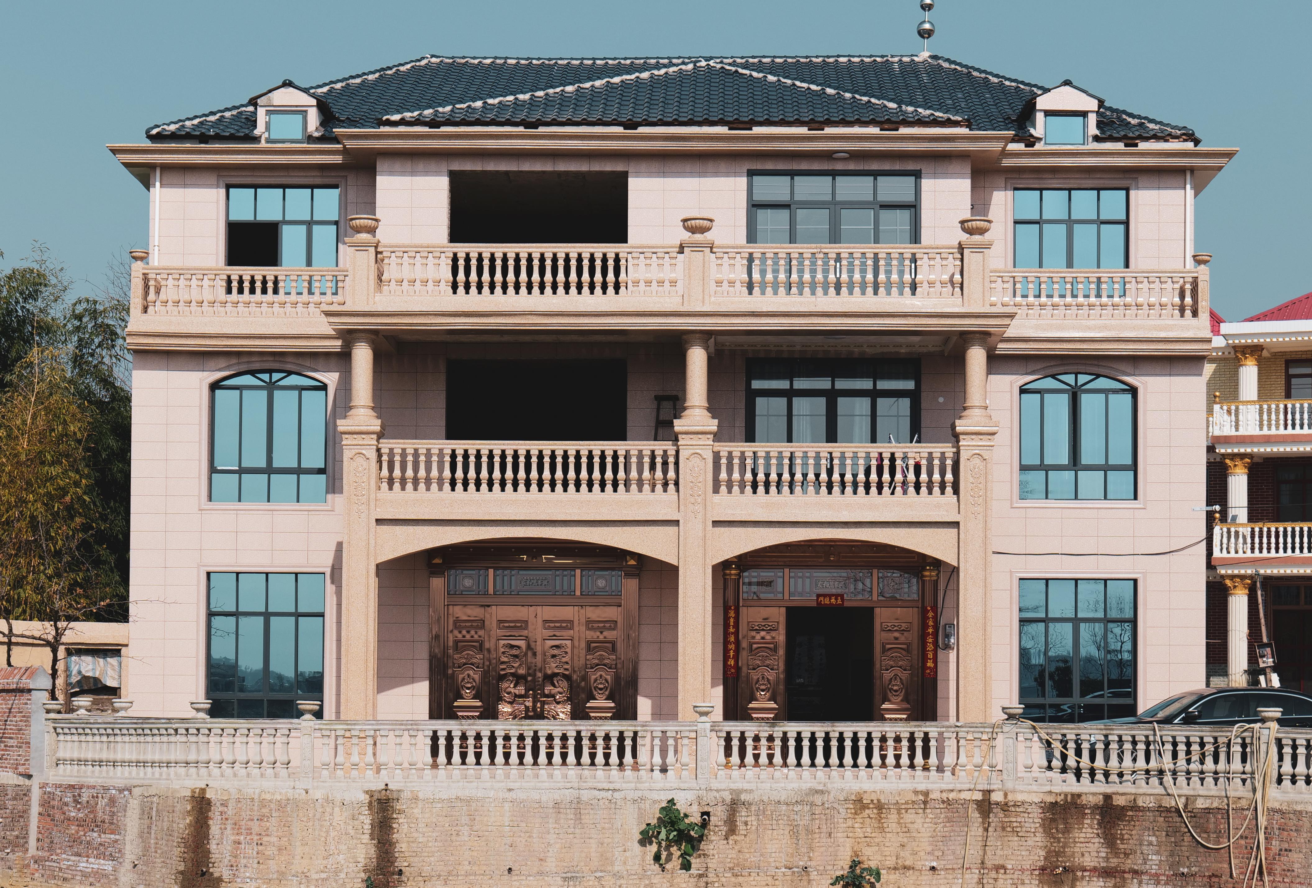 中国的房子为什么这么贵(中国这么大为什么房子这么贵)